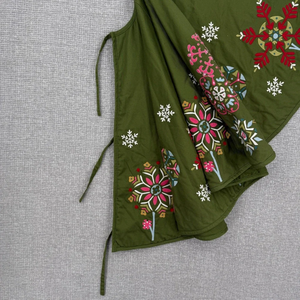Vintage Pottery Barn Christmas Tree Skirt Home OS Embroidered Snowflake Country